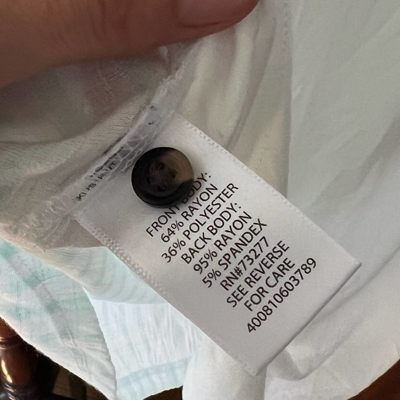 Candies size large sleeveless lightweight loosefitting summer top - Picture 9 of 9